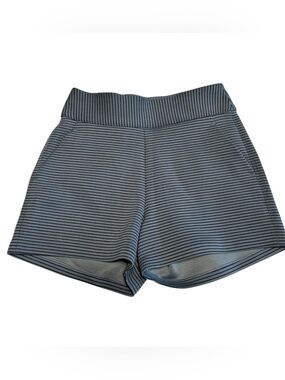 Lululemon Shaped Shorts in Sterling